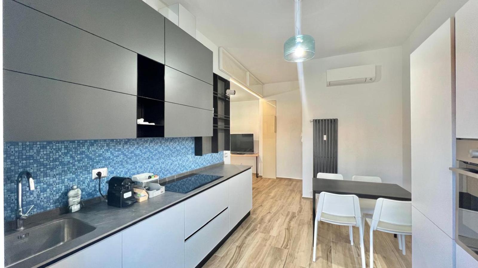 Torelli Home, Moderno E Confortevole, Nel Cuore Della Citta Di Milano, Con Balcone Vista Porta Garibaldi