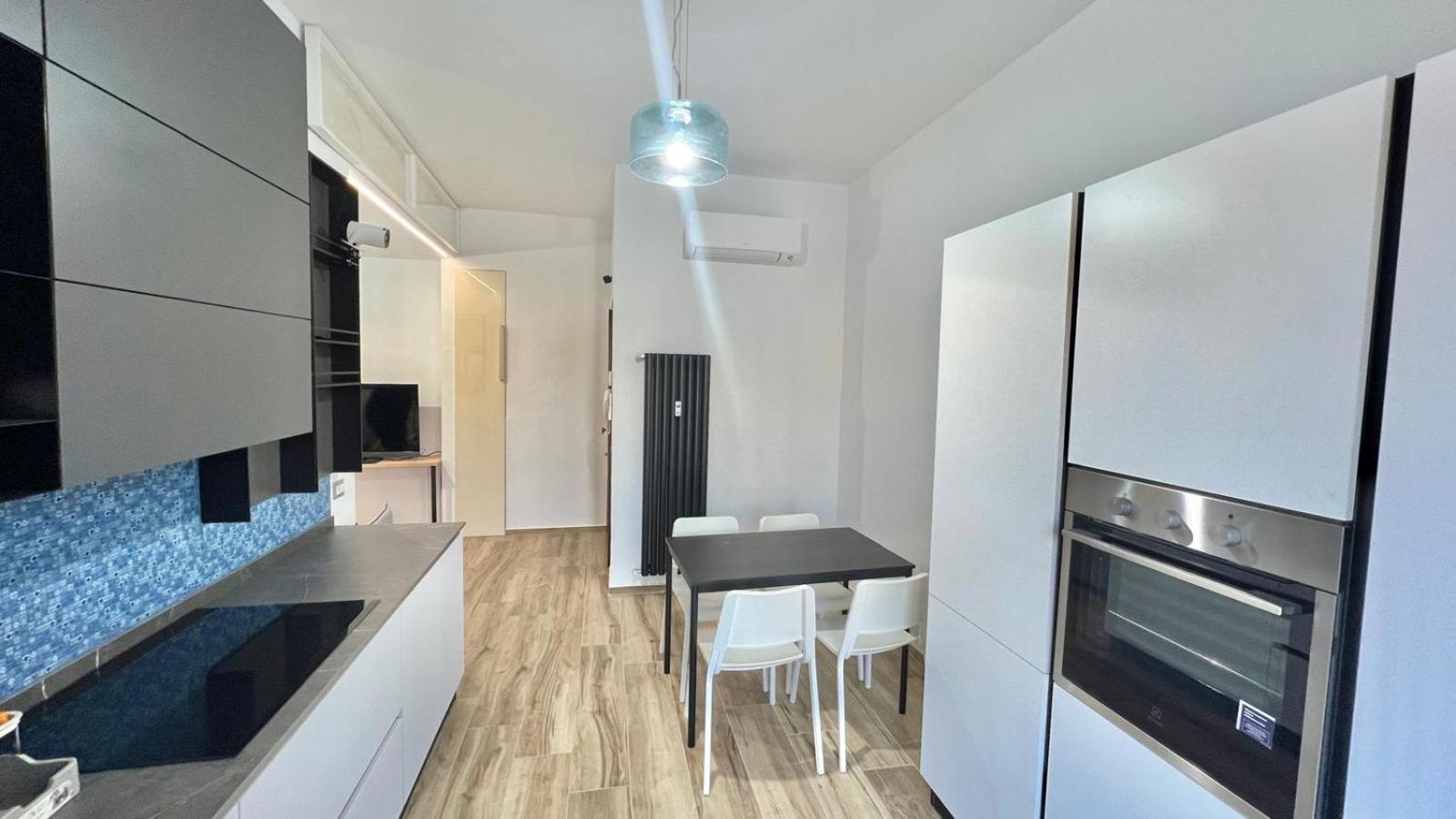 Appartement Torelli Home, Moderno E Confortevole, Nel Cuore Della Citta Di Milano, Con Balcone Vista Porta Garibaldi *