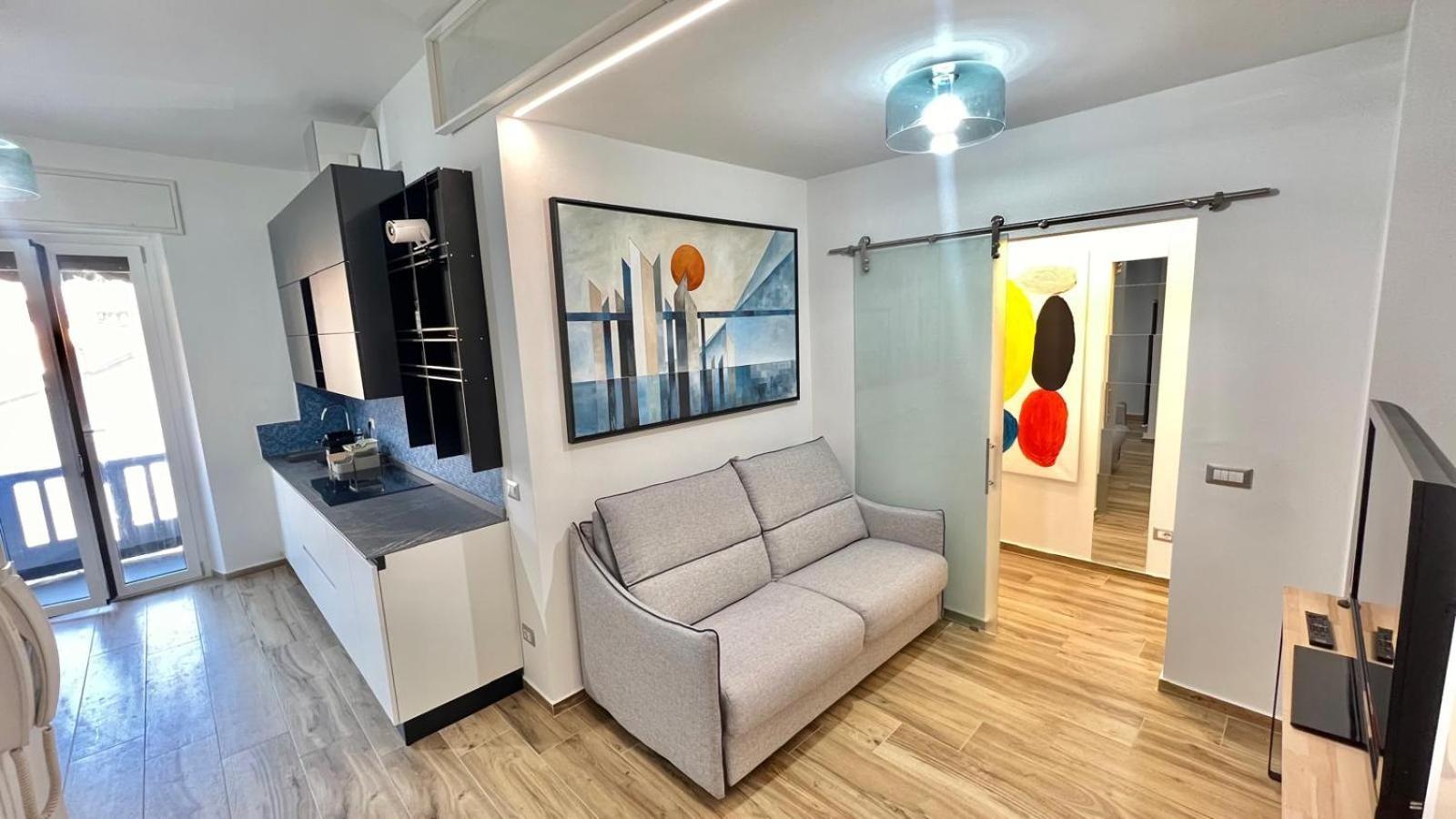 Torelli Home, Moderno E Confortevole, Nel Cuore Della Citta Di Milano, Con Balcone Vista Porta Garibaldi Milán